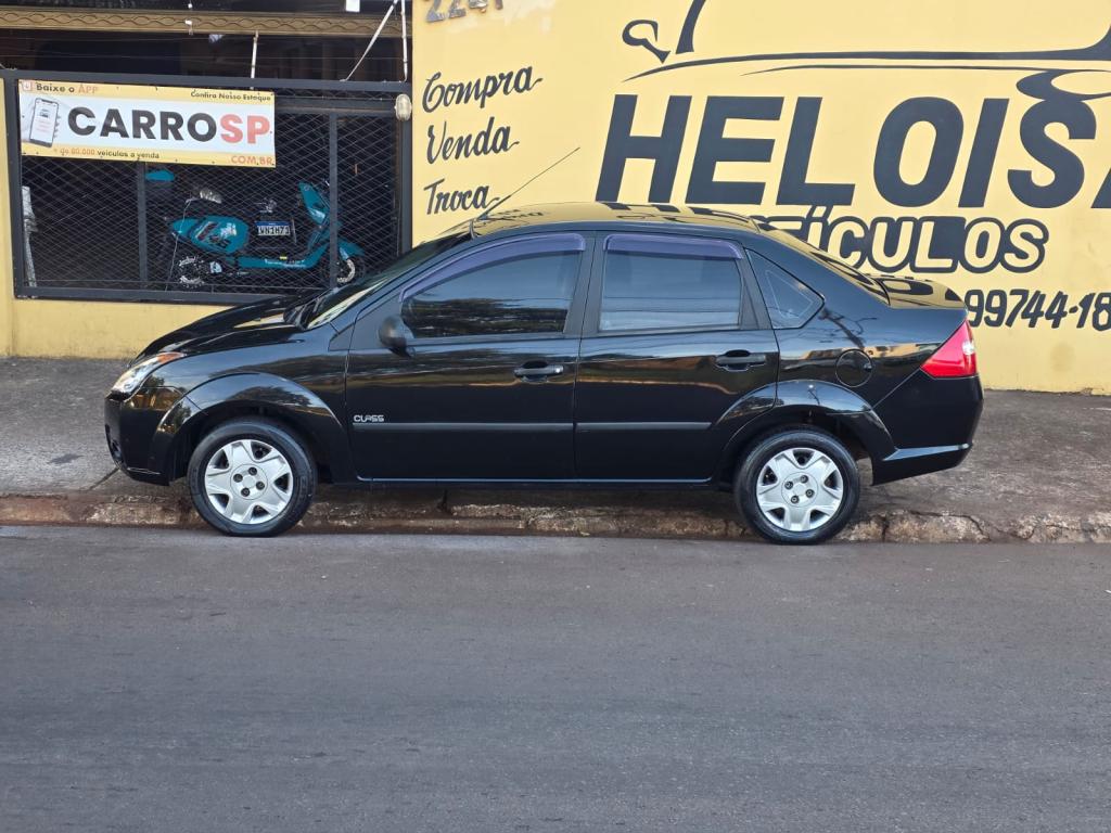 FORD Fiesta Sedan