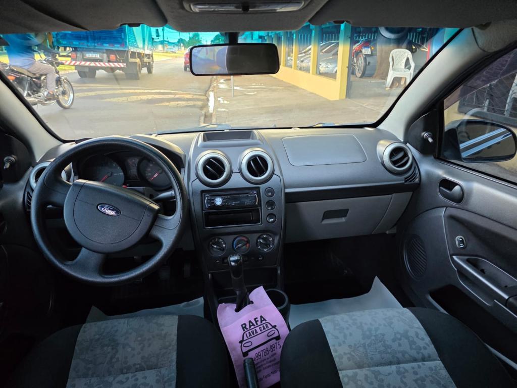 FORD Fiesta Sedan - Foto