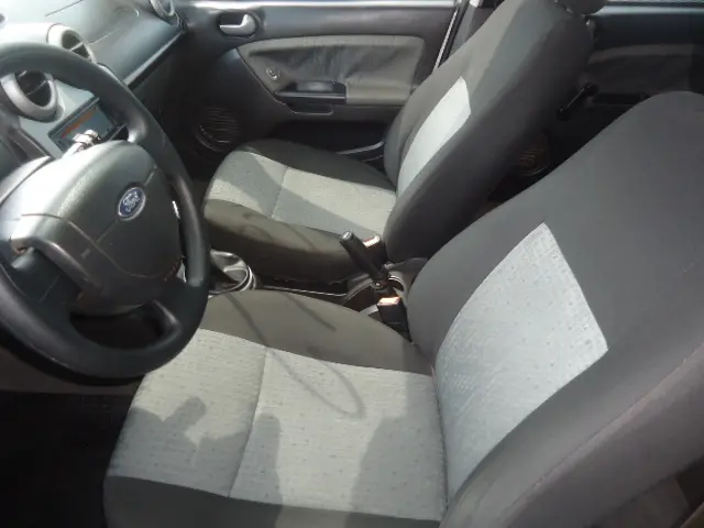 FORD Fiesta Sedan - Foto