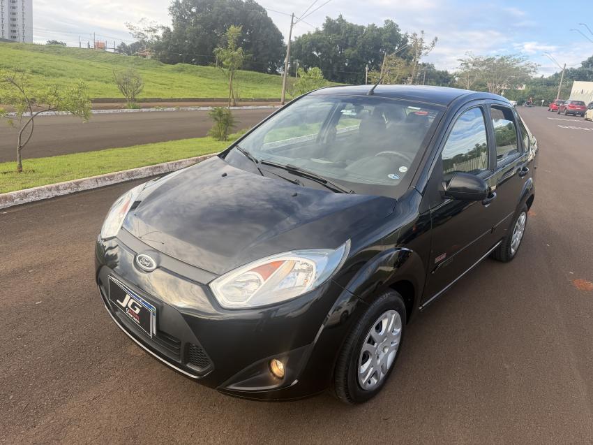 FORD Fiesta Sedan