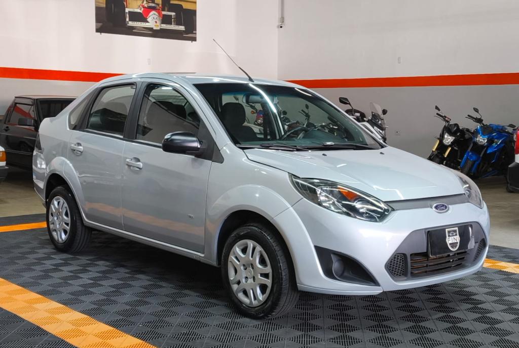 FORD Fiesta Sedan - Foto