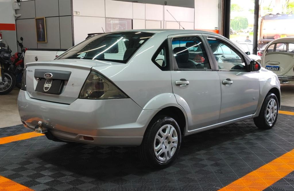 FORD Fiesta Sedan - Foto