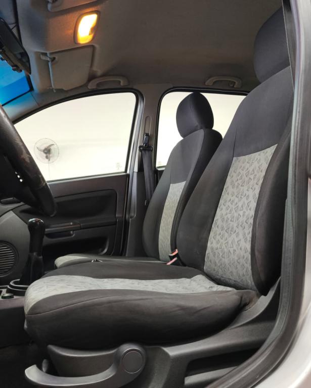 FORD Fiesta Sedan - Foto