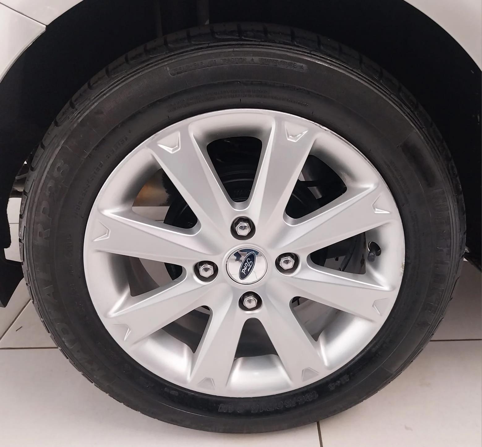 FORD Fiesta Sedan - Foto