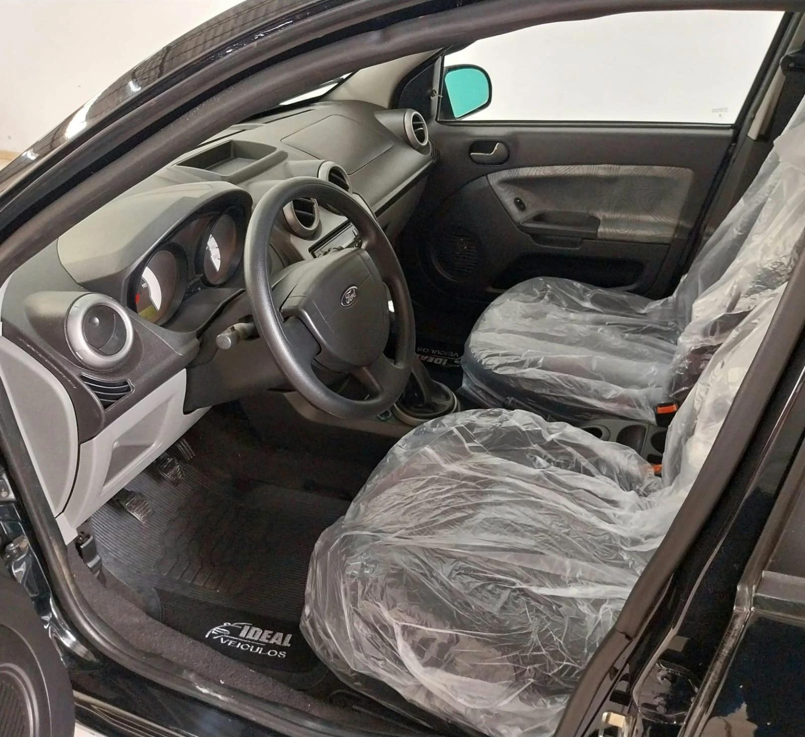 FORD Fiesta Sedan - Foto