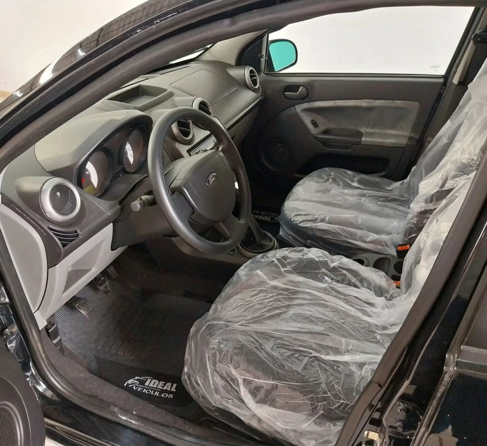 FORD Fiesta Sedan - Foto