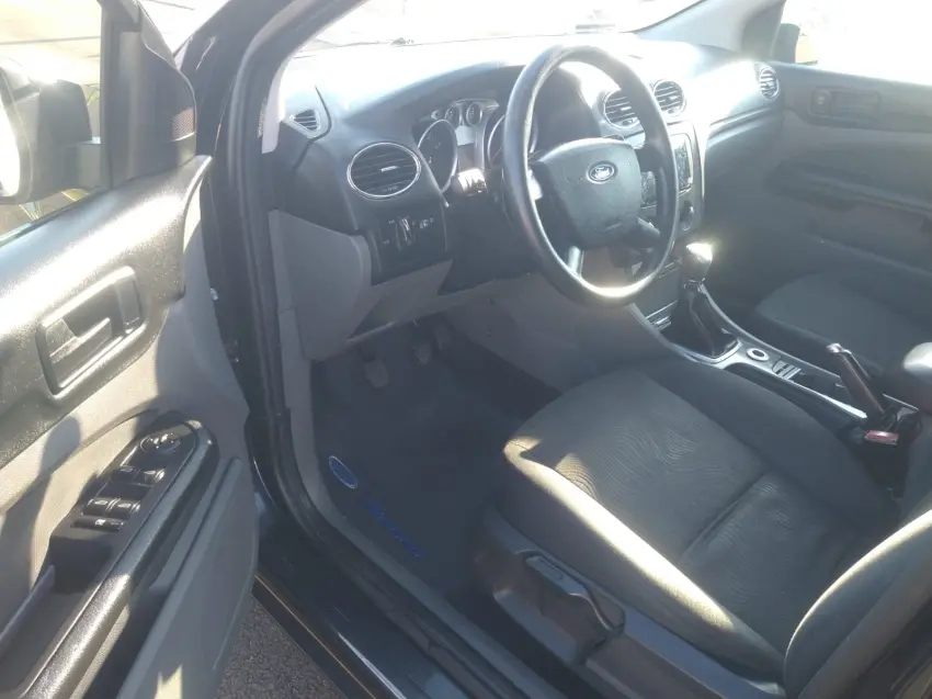 FORD Focus Hatch - Foto