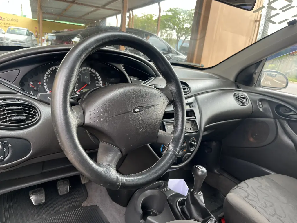 FORD Focus Hatch - Foto