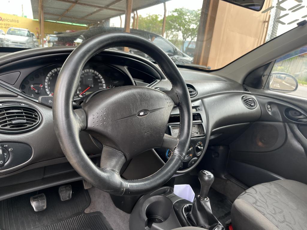 FORD Focus Hatch - Foto