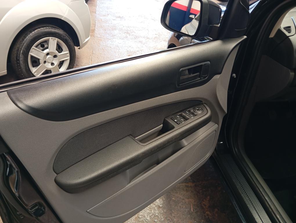 FORD Focus Hatch - Foto