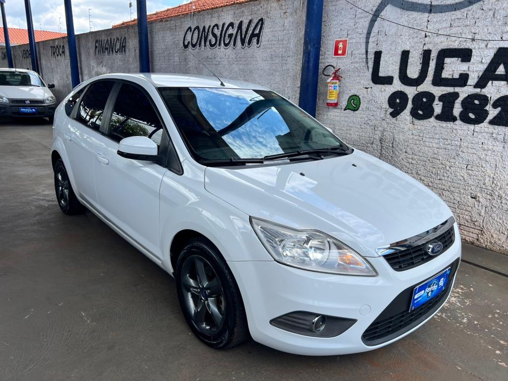 FORD Focus Hatch - Foto