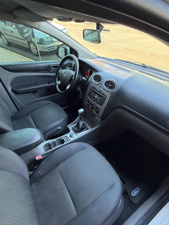 FORD Focus Hatch - Foto