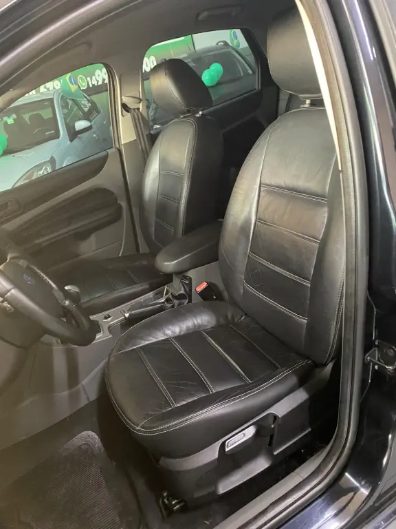 FORD Focus Hatch - Foto