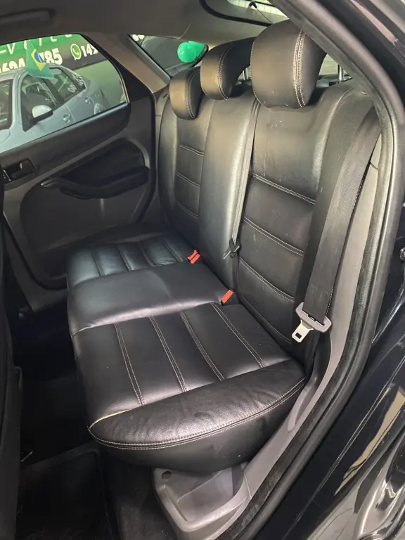 FORD Focus Hatch - Foto