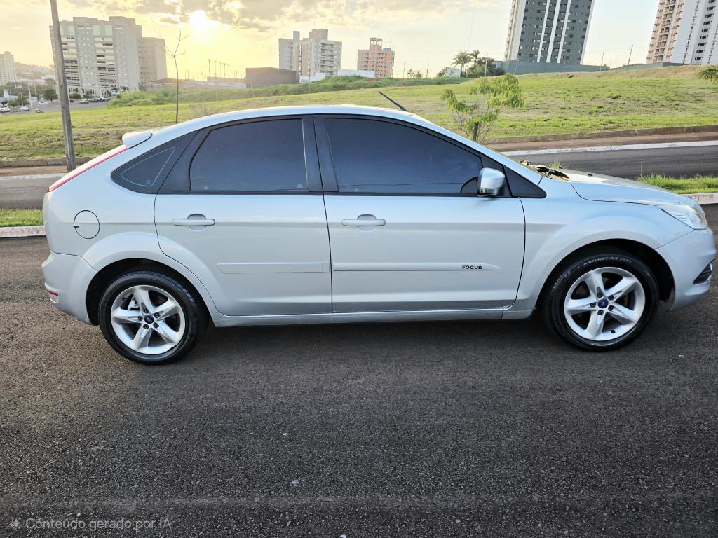 FORD Focus Hatch - Foto