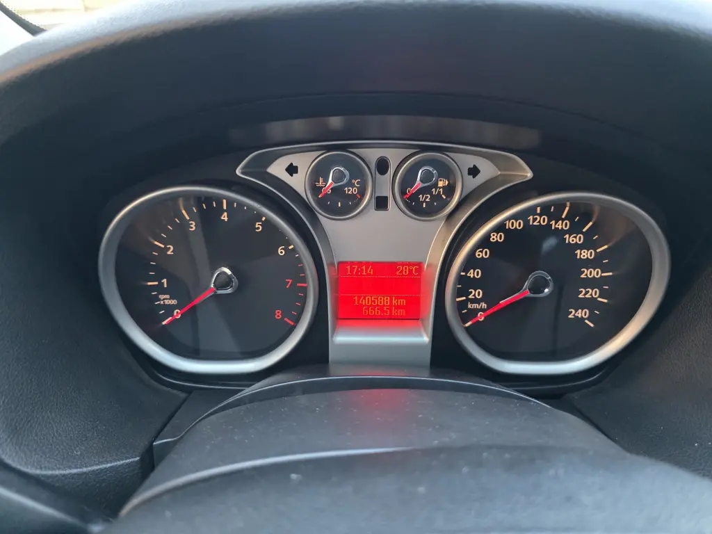 FORD Focus Hatch - Foto