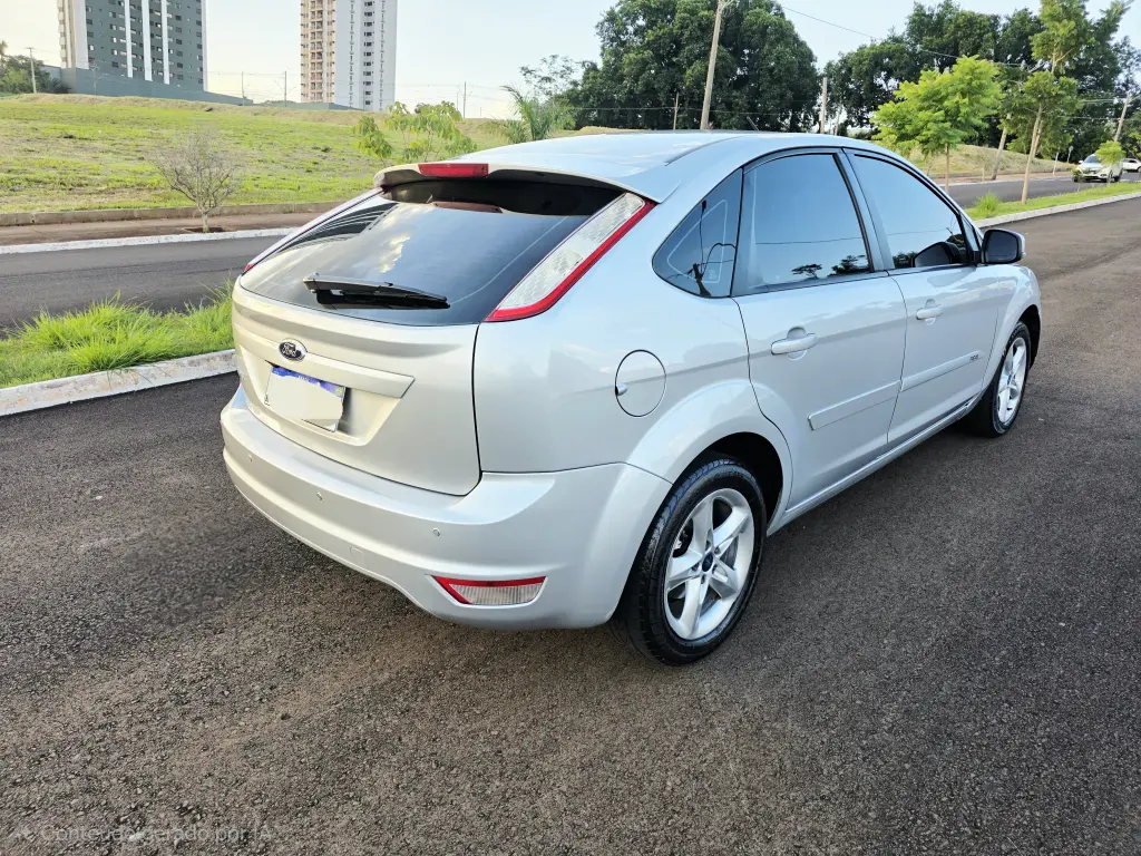 FORD Focus Hatch - Foto