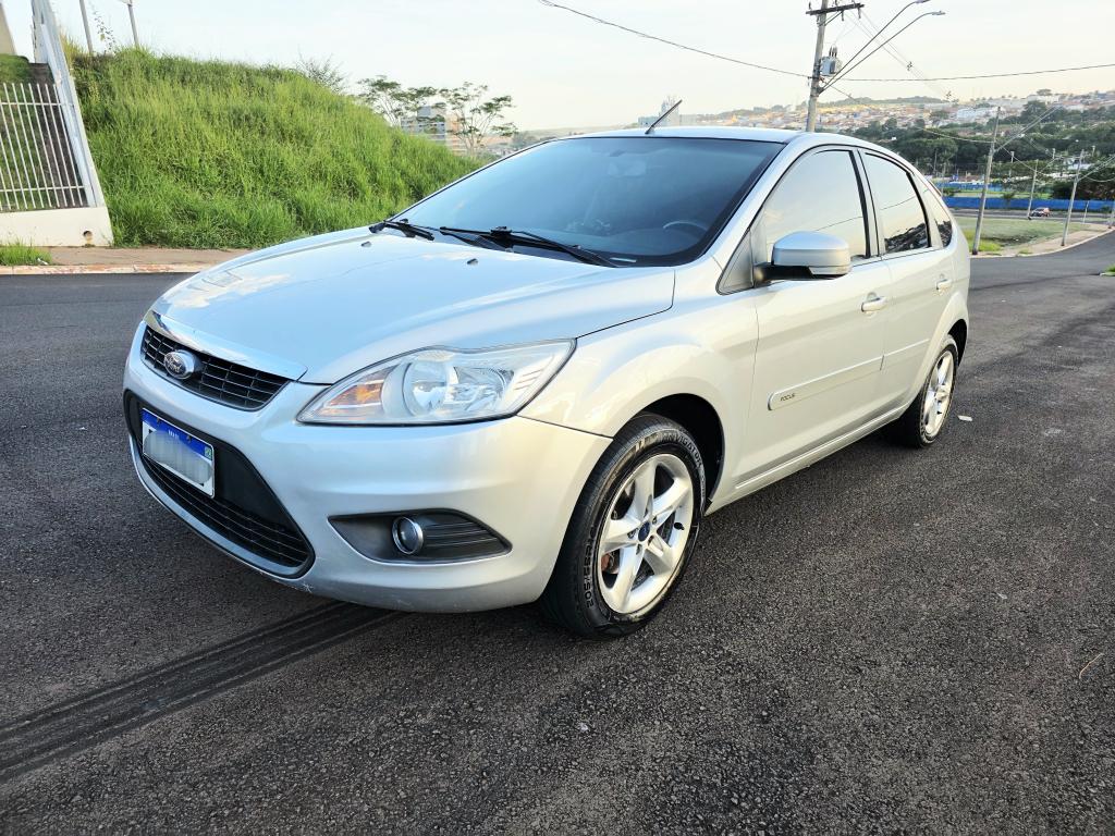 FORD Focus Hatch - Foto
