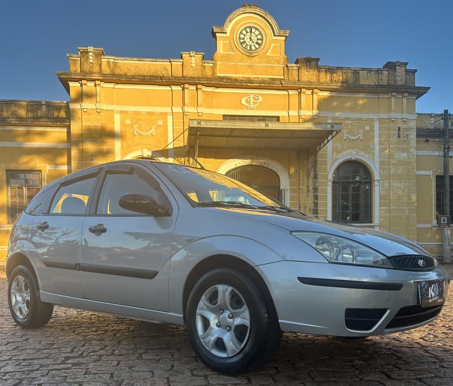 FORD Focus Hatch - Foto
