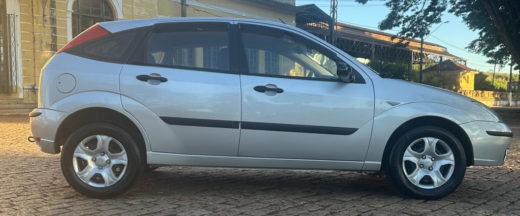 FORD Focus Hatch - Foto