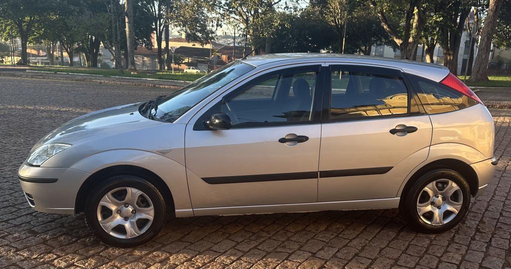FORD Focus Hatch - Foto