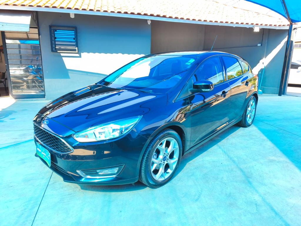 FORD Focus Hatch - Foto