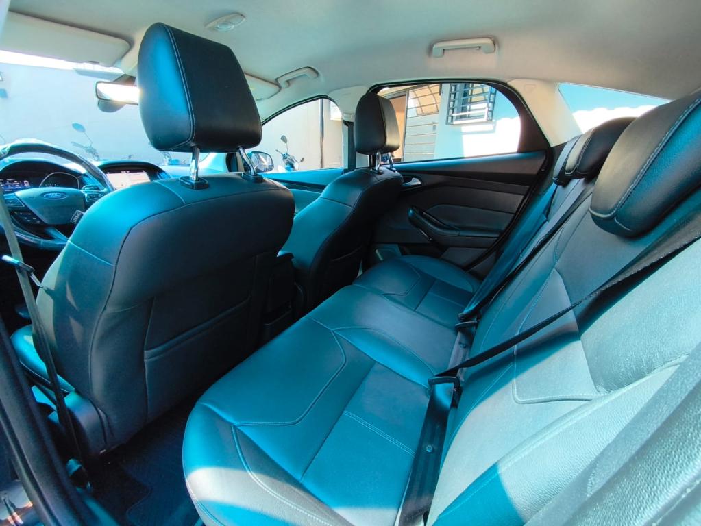 FORD Focus Hatch - Foto
