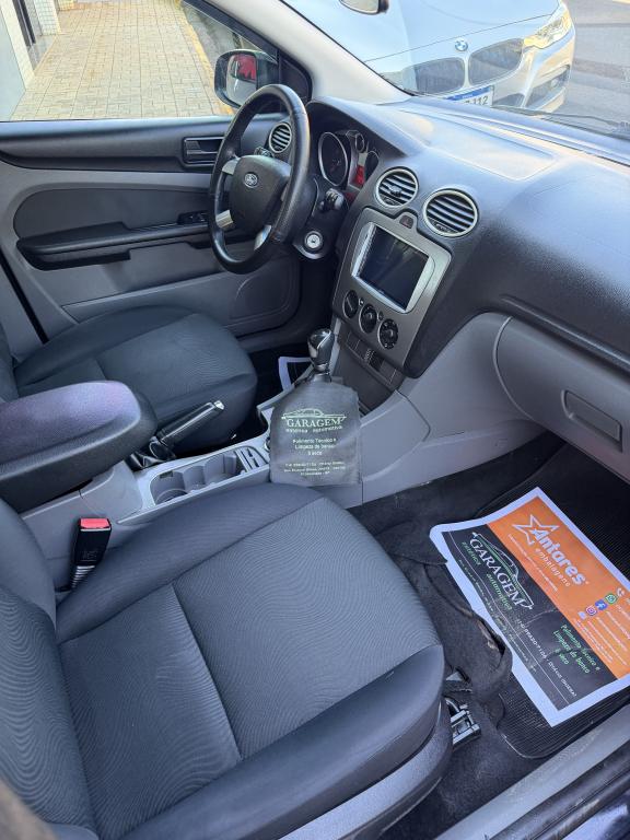 FORD Focus Hatch - Foto