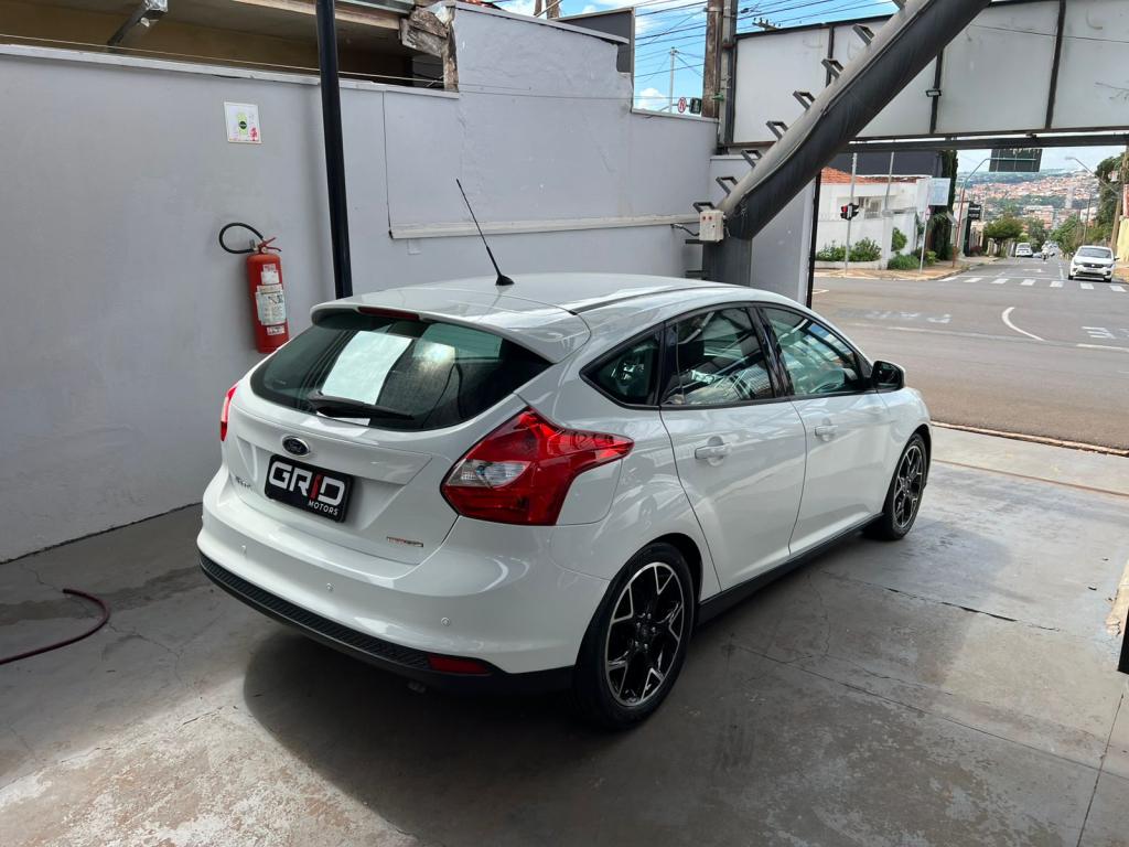 FORD Focus Hatch - Foto