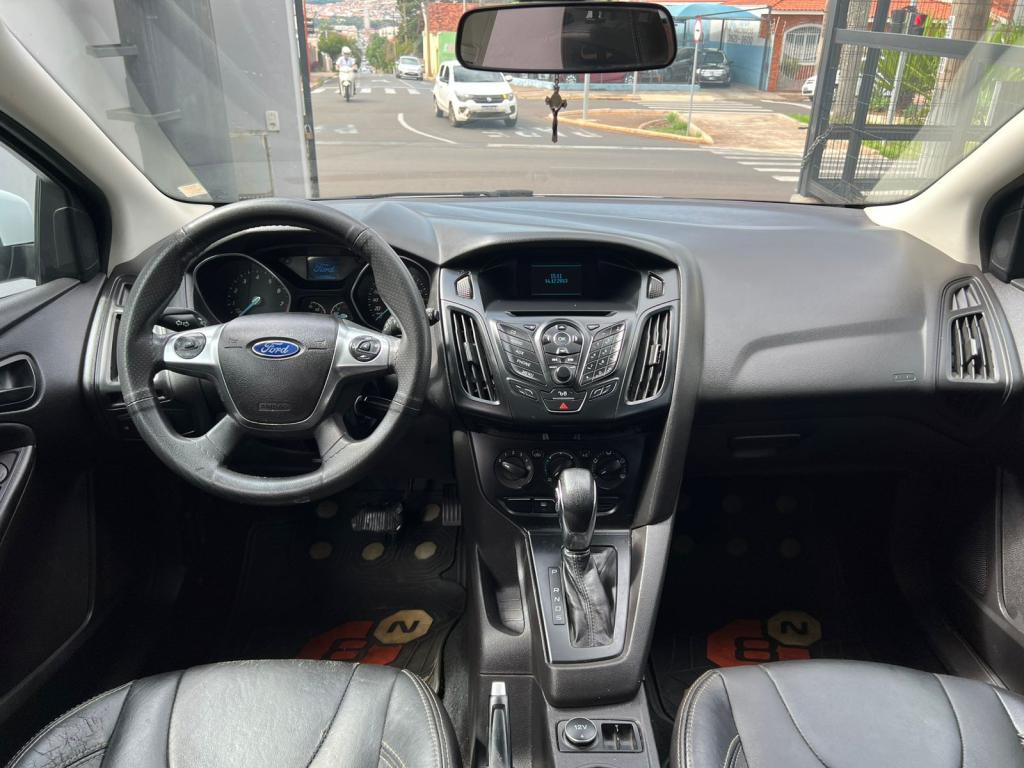 FORD Focus Hatch - Foto
