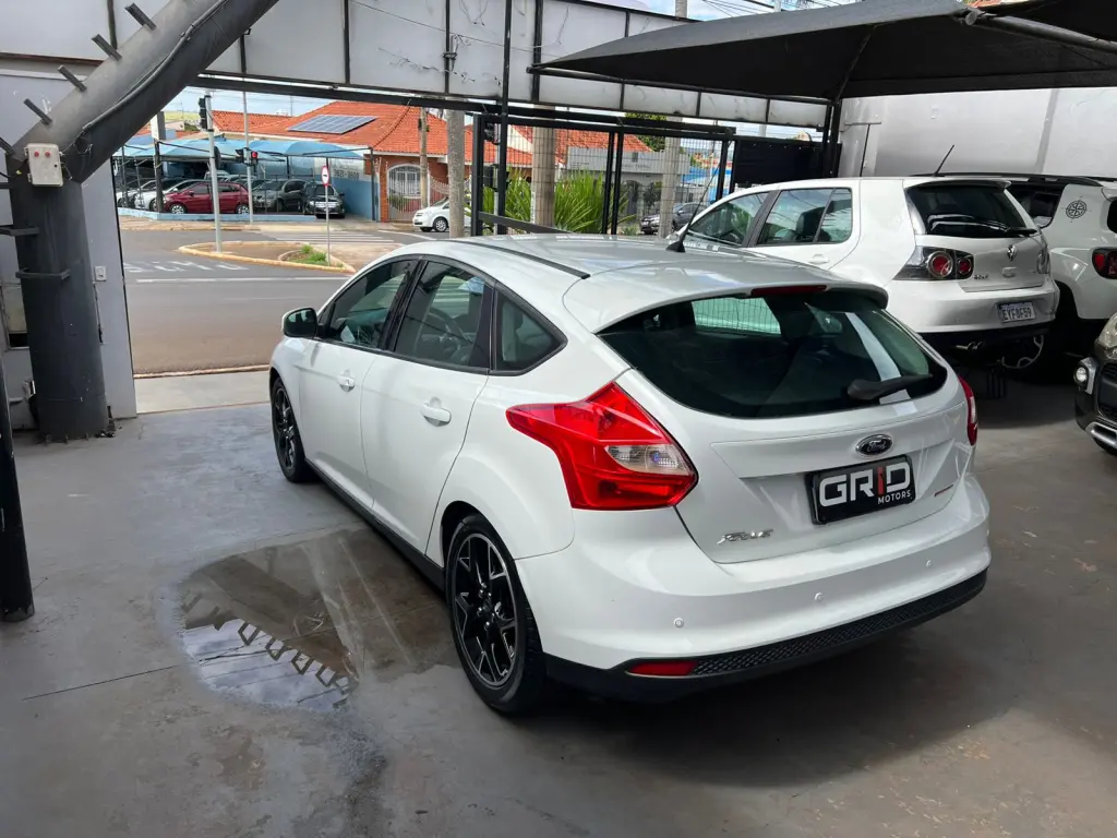 FORD Focus Hatch - Foto