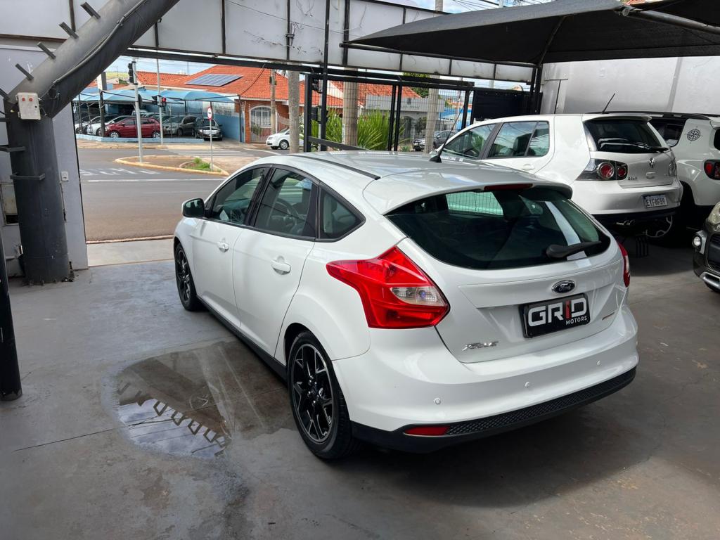 FORD Focus Hatch - Foto