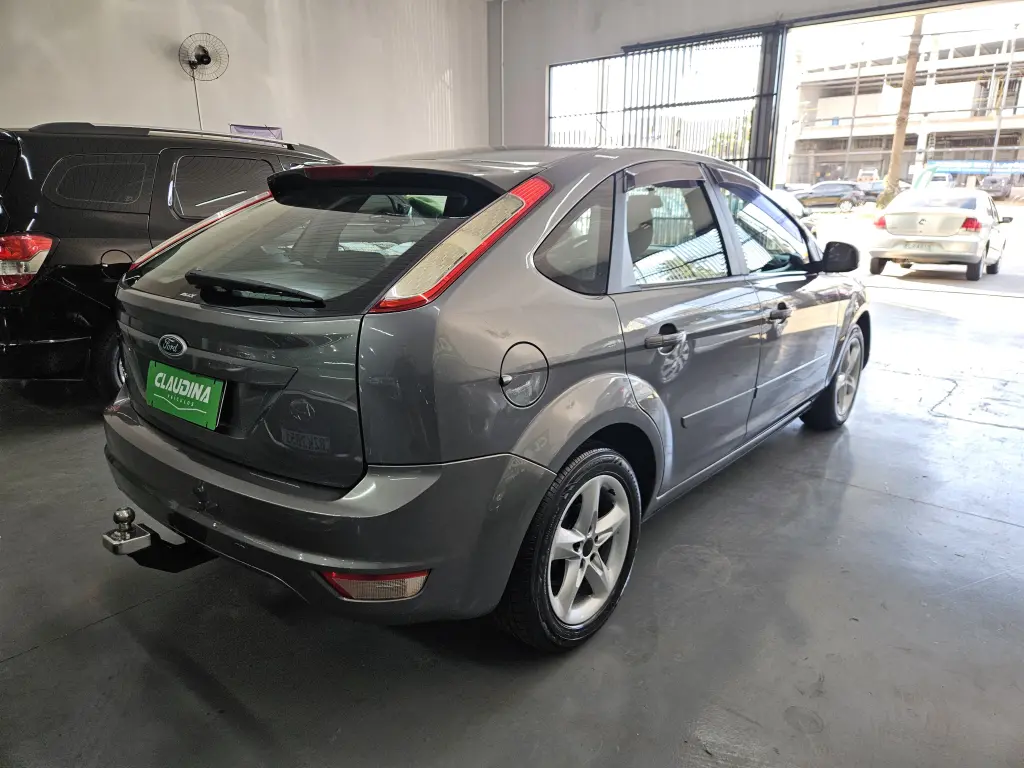 FORD Focus Hatch - Foto
