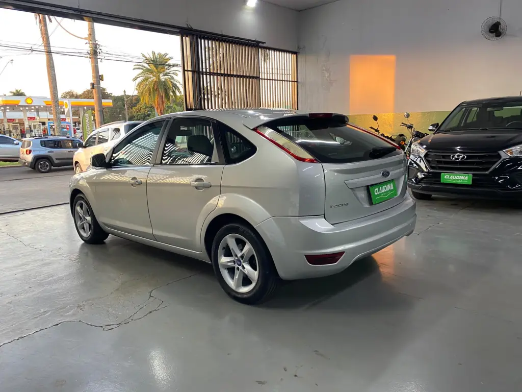 FORD Focus Hatch - Foto