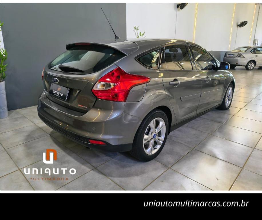 FORD Focus Hatch - Foto