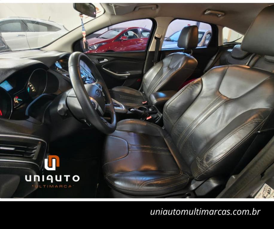 FORD Focus Hatch - Foto
