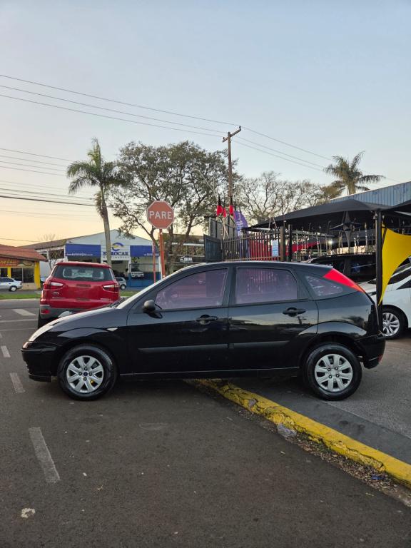 FORD Focus Hatch - Foto