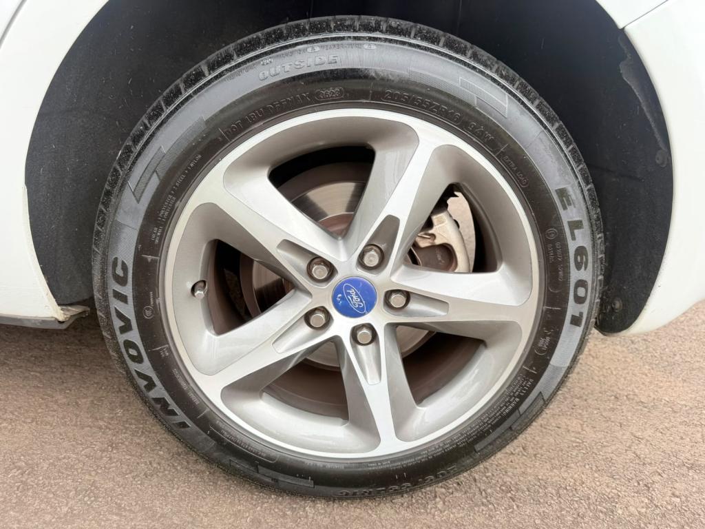 FORD Focus Hatch - Foto