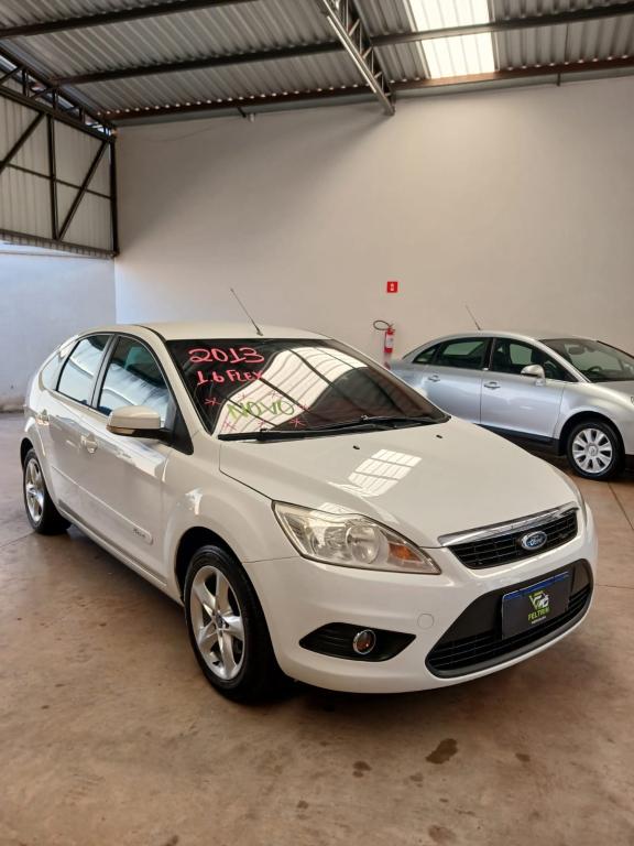 FORD Focus Hatch - Foto