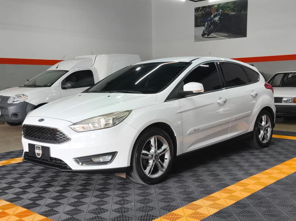 FORD Focus Hatch - Foto