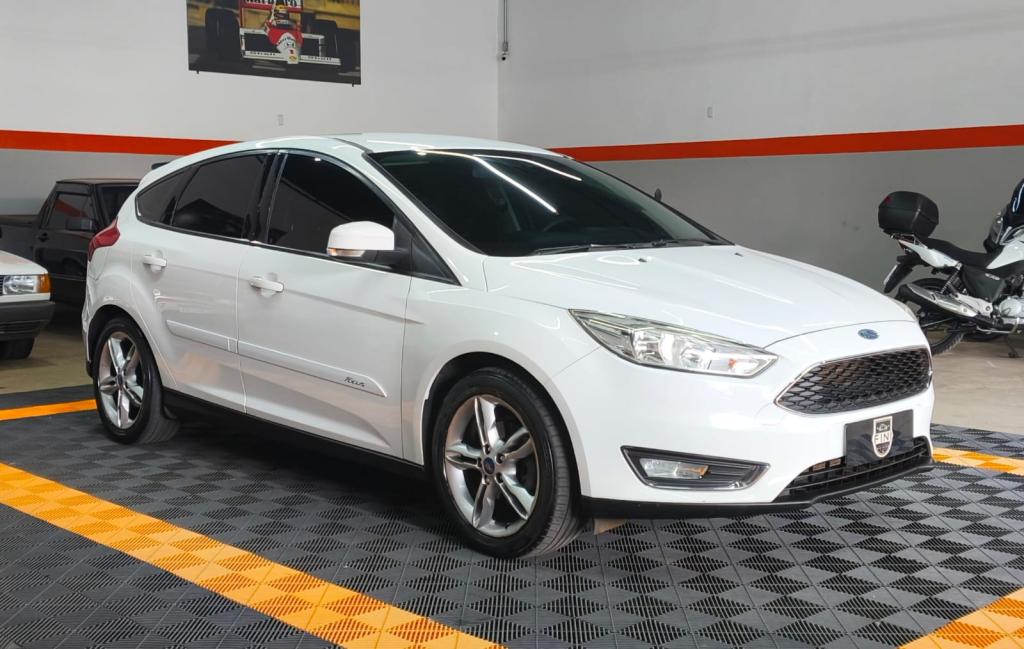 FORD Focus Hatch - Foto