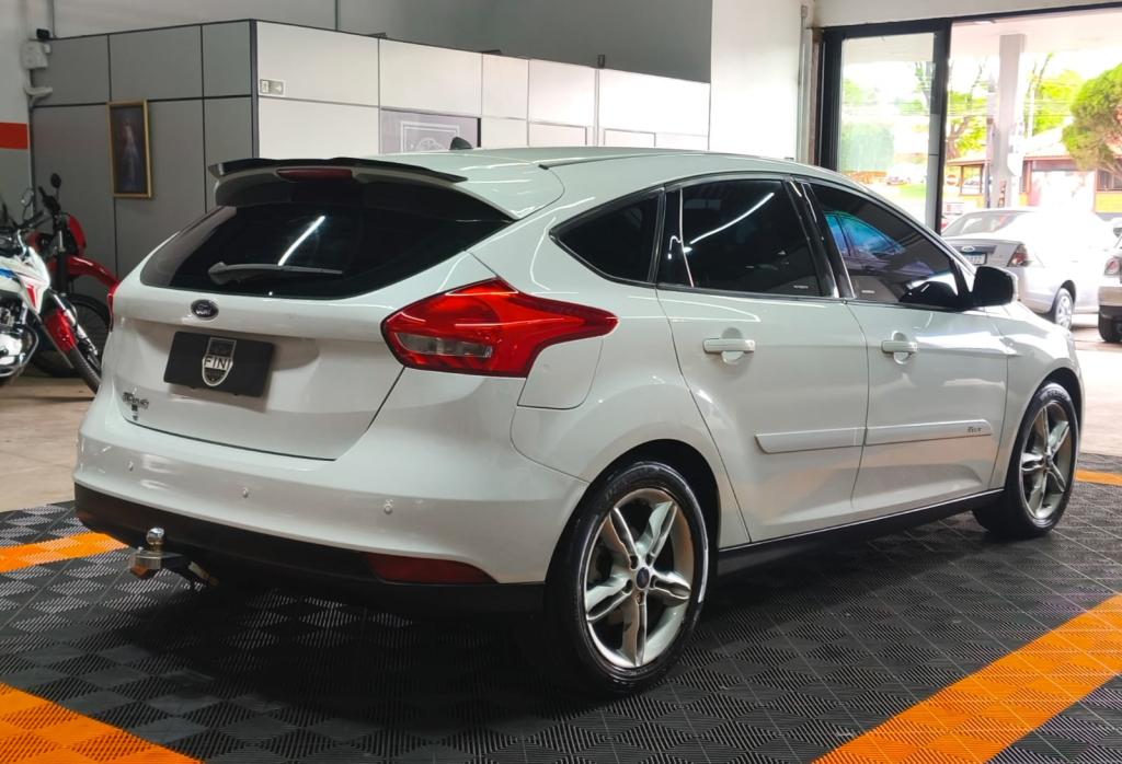 FORD Focus Hatch - Foto