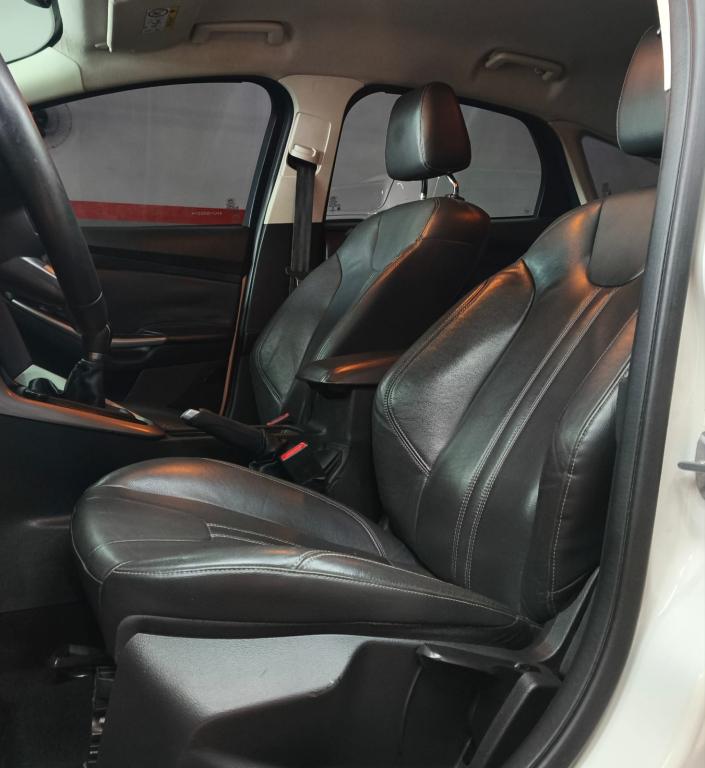 FORD Focus Hatch - Foto