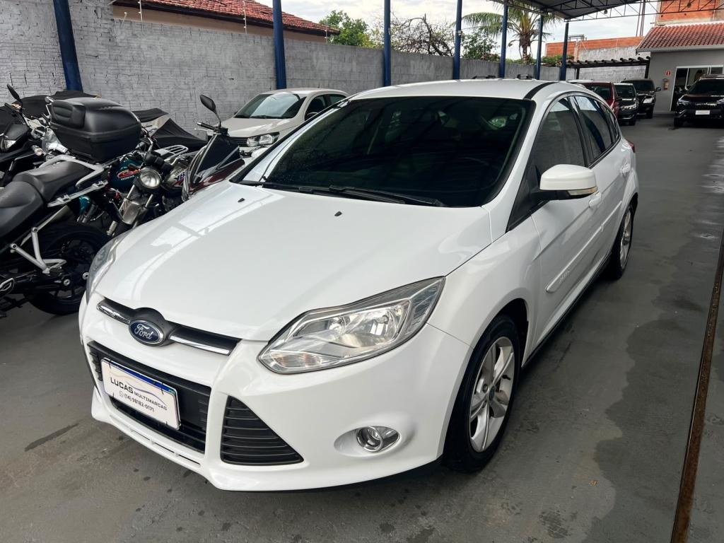 FORD Focus Hatch - Foto