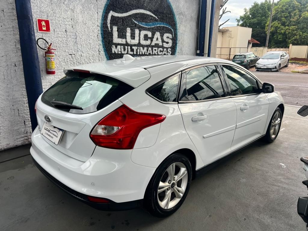 FORD Focus Hatch - Foto