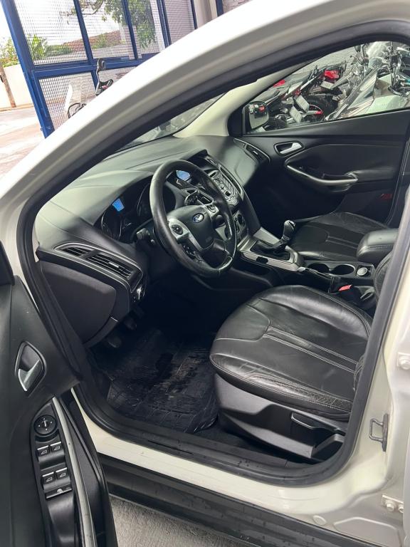 FORD Focus Hatch - Foto