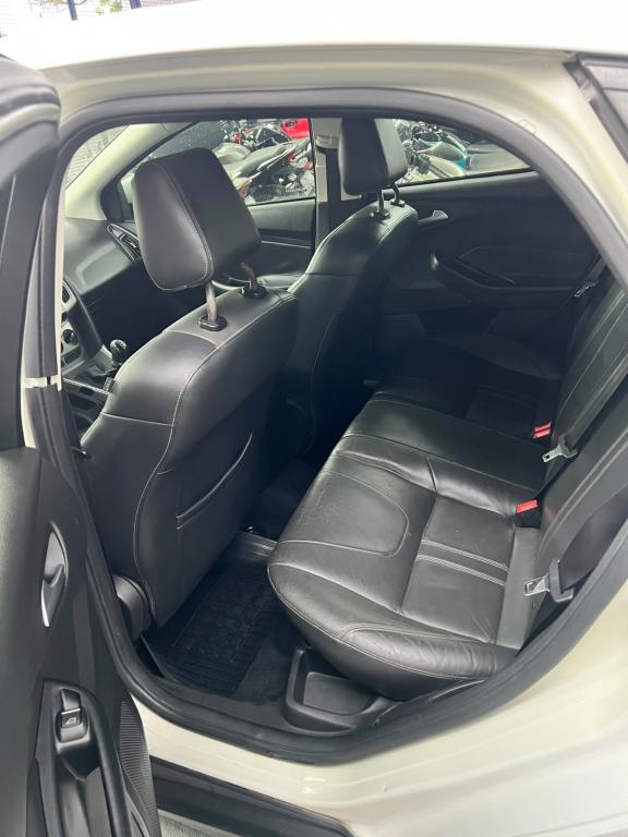 FORD Focus Hatch - Foto