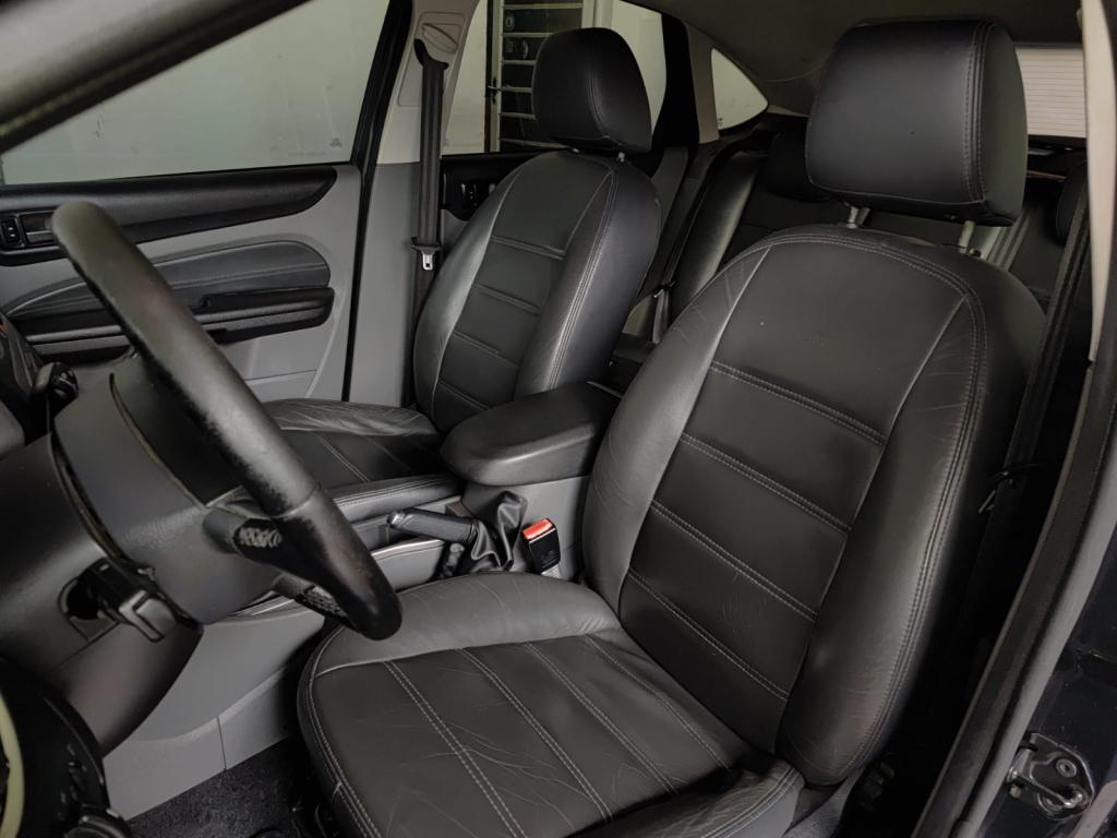 FORD Focus Hatch - Foto