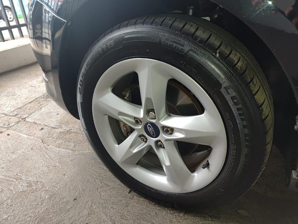 FORD Focus Hatch - Foto