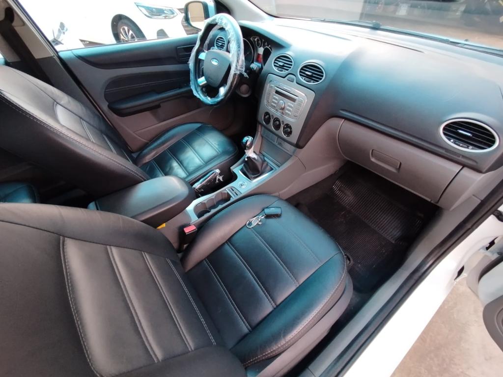 FORD Focus Hatch - Foto